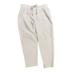 Under Armour Pants NWT Lightweight Gray Golf Hiking Pockets Comfortable